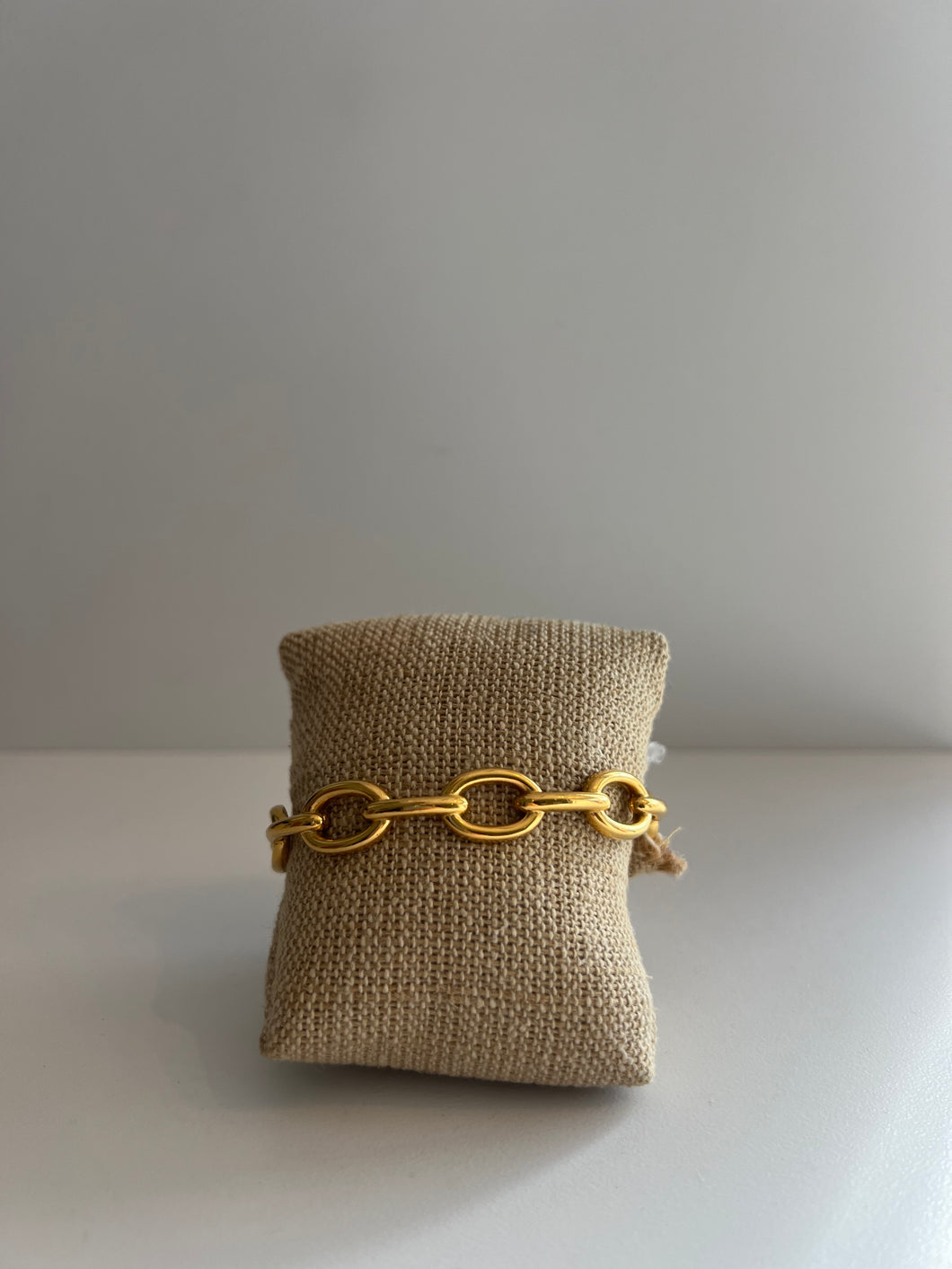 Chain cuff