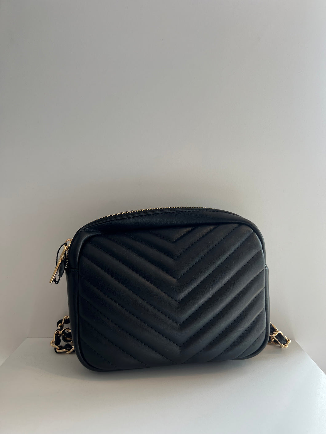 Chain handbag
