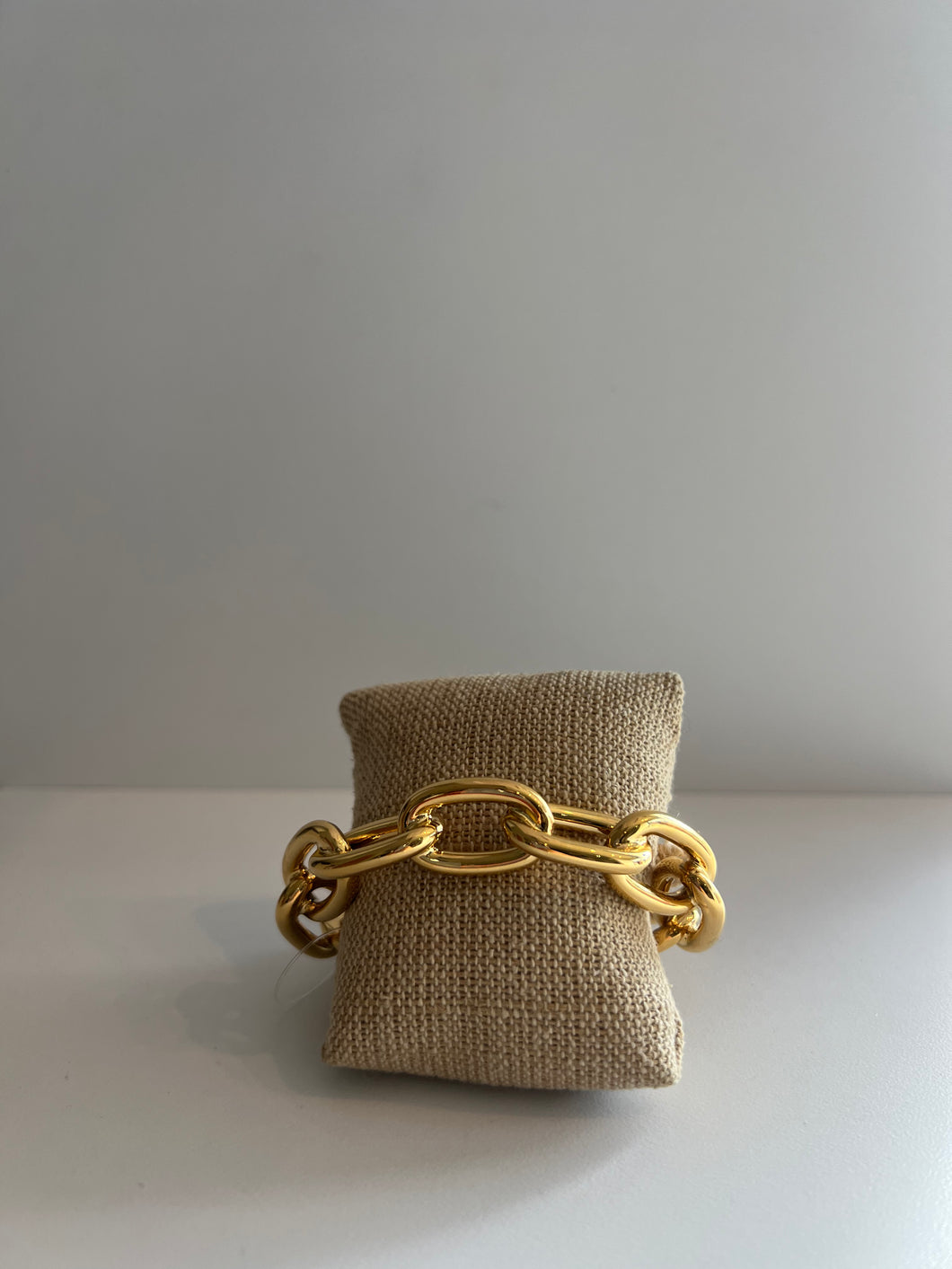 Chain cuff